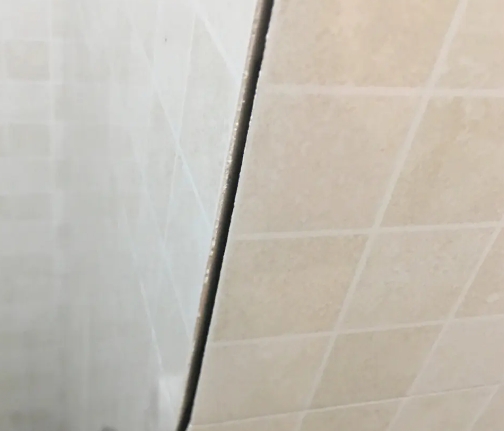 瑞金瓷砖空鼓维修公司分享阳台瓷砖脱落的修复过程可以分为以下几个步骤